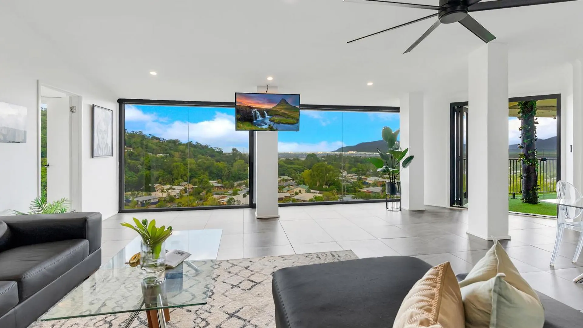 Apartament Sky High - Peaceful Jacuzzi Panorama Bayview Heights