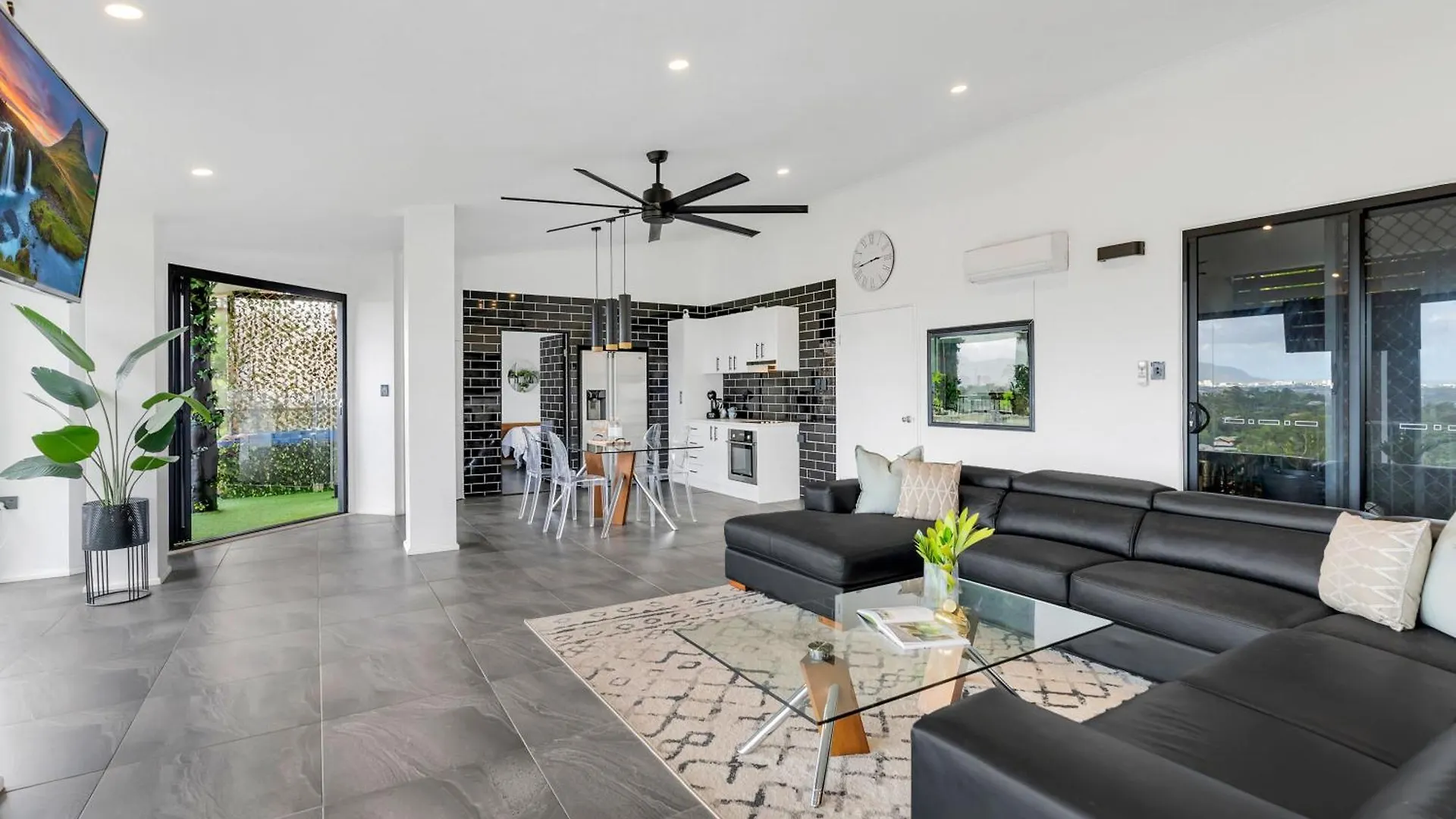 Apartament Sky High - Peaceful Jacuzzi Panorama Bayview Heights