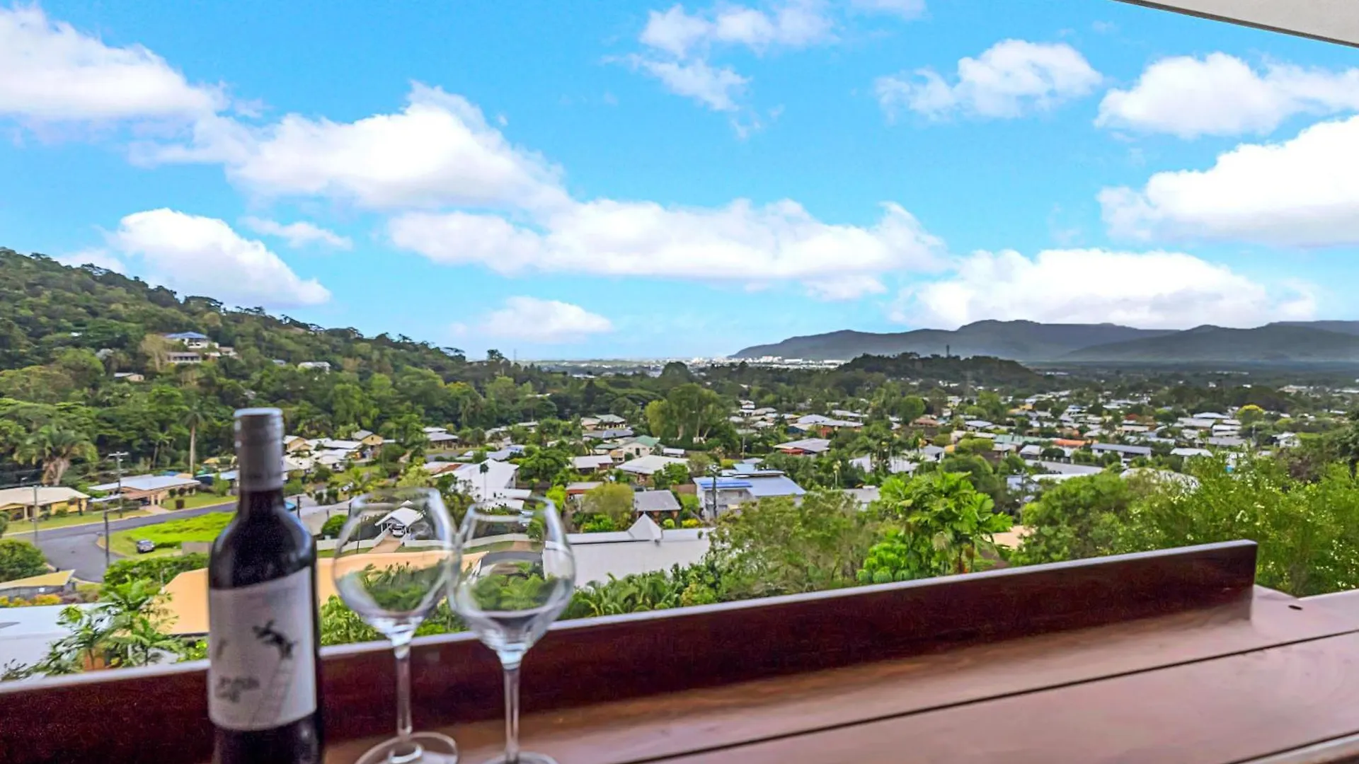 Apartament Sky High - Peaceful Jacuzzi Panorama Bayview Heights