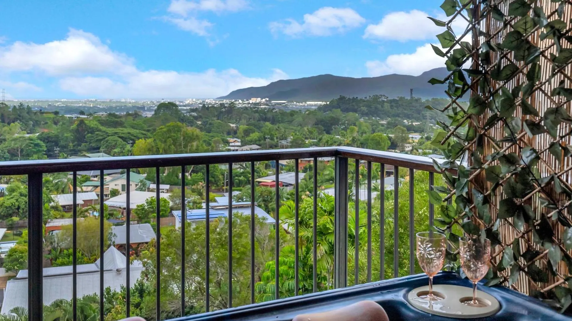 Apartament Sky High - Peaceful Jacuzzi Panorama Bayview Heights Australia