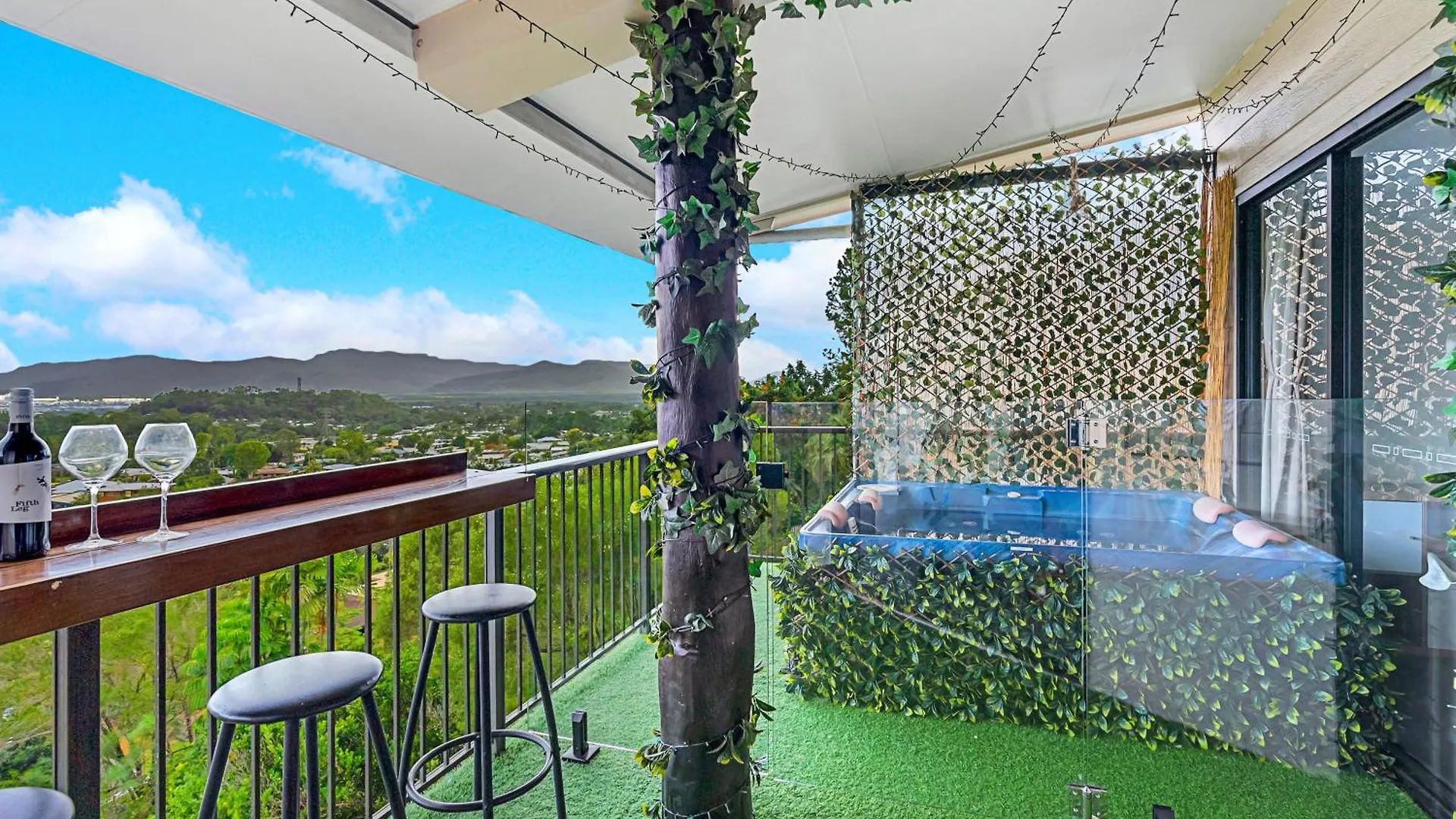 Apartament Sky High - Peaceful Jacuzzi Panorama Bayview Heights