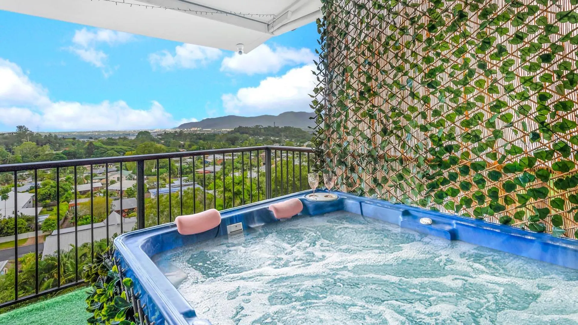 Apartament Sky High - Peaceful Jacuzzi Panorama Bayview Heights